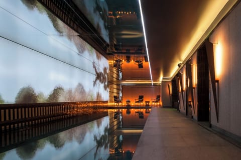 Couples treatment rooms, sauna, steam room, body treatments