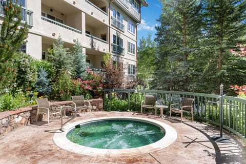 Condo, 1 King Bed (Borders Lodge L111 2BD Beaver Creek S) | Outdoor spa tub