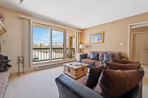 Condo, Multiple Beds (Borders Lodge L205 2BD Beaver Creek S) | Living area