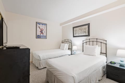 Condo, 1 King Bed (Borders Lodge L304 2BD Beaver Creek S) | 2 bedrooms