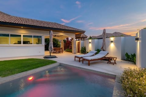 Deluxe Villa, Patio, Garden View | Pool | Outdoor pool