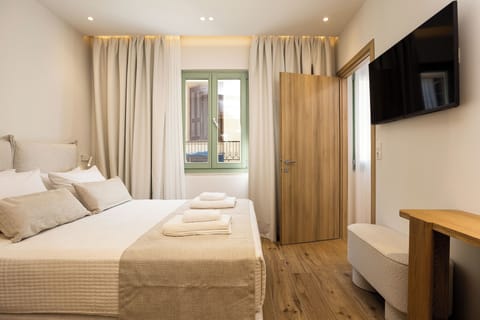 Comfort House, City View | In-room safe, blackout drapes, soundproofing, iron/ironing board