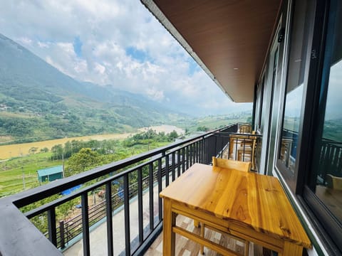 Family Shared Dormitory, Balcony, Mountain View | Outdoor dining