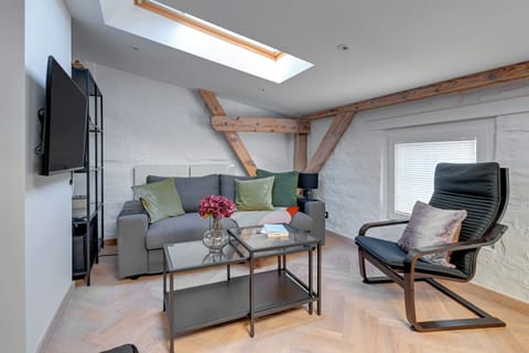 Standard Apartment, Air conditioning | Premium bedding, iron/ironing board, cribs (surcharge), WiFi (free)