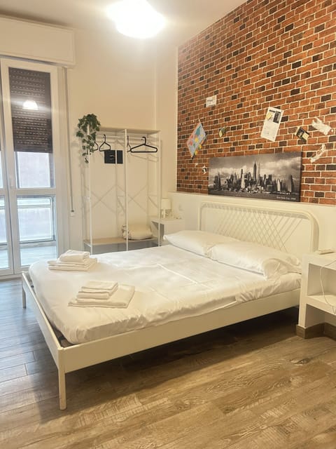 Frette Italian sheets, premium bedding, in-room safe, iron/ironing board