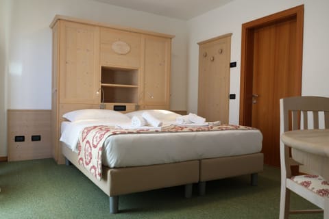 Standard Quadruple Room | In-room safe