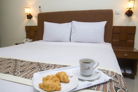 In-room safe, desk, rollaway beds, free WiFi