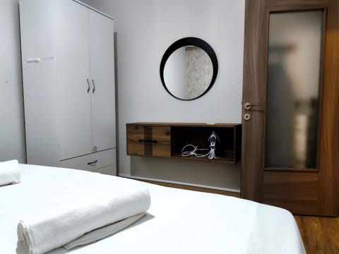 Apartment, 1 King Bed with Sofa bed, Kitchen | Iron/ironing board, WiFi (free)