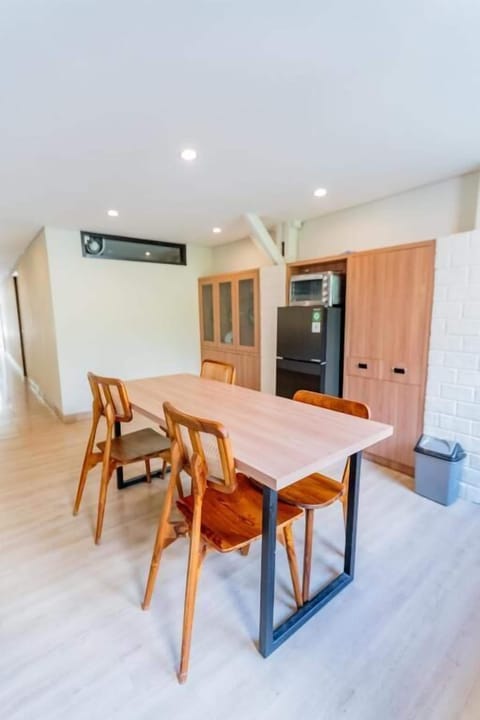 Standard Double Room | Dining