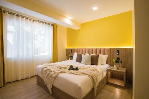 Deluxe Apartment | Iron/ironing board, WiFi (free)