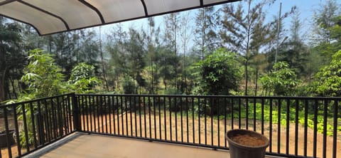 Comfort Double Room, Garden View | Property grounds