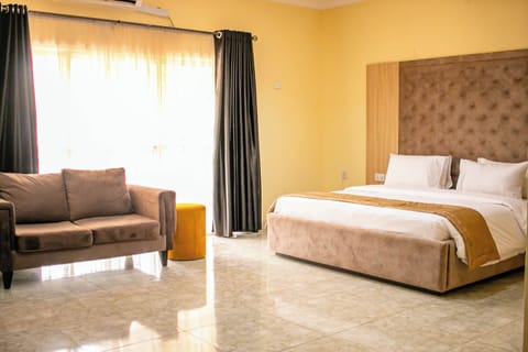 Family Twin Room, Balcony | Desk, laptop workspace, free WiFi