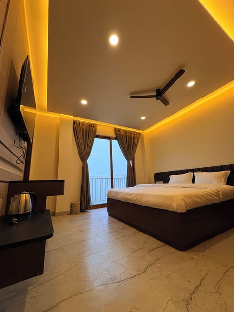 Premium Double Room, Mountain View | Free WiFi