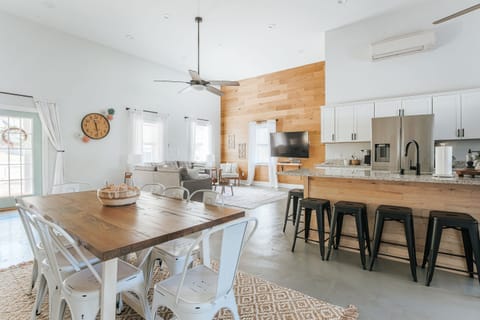 House, Private Bathroom (Afton Clubhouse) | Shared kitchen