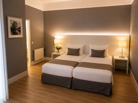 Junior Suite | In-room safe, desk, laptop workspace, free WiFi