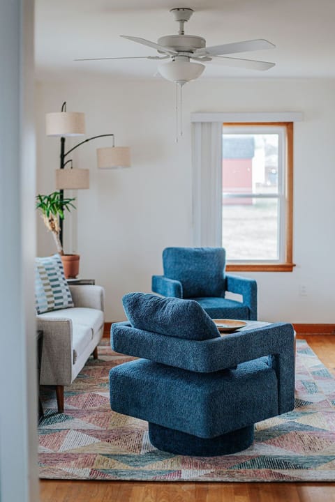 House, Private Bathroom (Millhouse) | Lounge