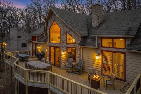 House, Private Bathroom (Red White Wintergreen) | Exterior