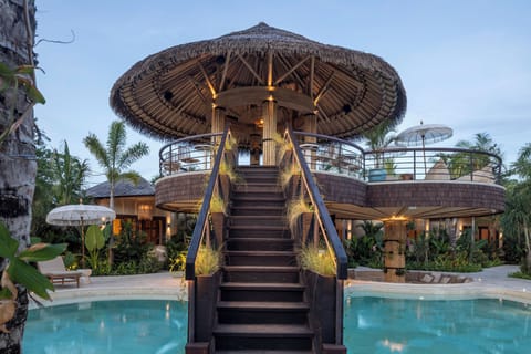 Poolside bar