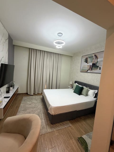 Laptop workspace, iron/ironing board, WiFi (free)