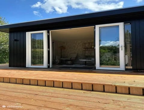 Chalet | Exterior detail