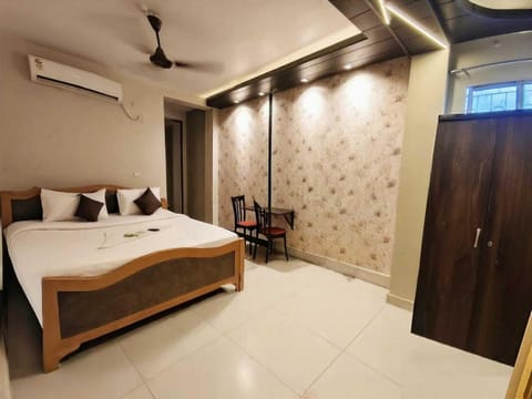 Deluxe Double Room | Desk, laptop workspace, free WiFi
