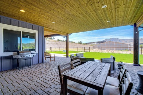 House (5 Bedrooms) | Interior