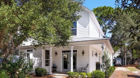 House (3 Bedrooms) | Front of property