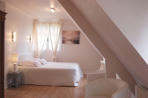 Luxury Villa, 4 Bedrooms, Bathtub | Egyptian cotton sheets, premium bedding, in-room safe, desk