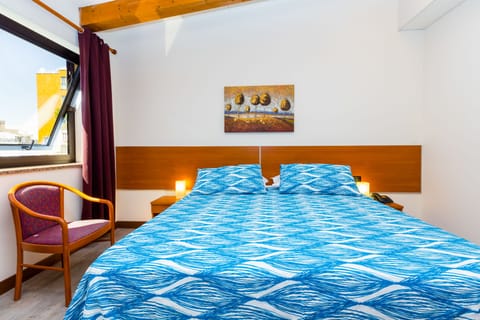 Double or Twin Room | In-room safe, desk, free cribs/infant beds, free WiFi