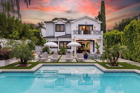 Apartment (4 Bedrooms) | Exterior