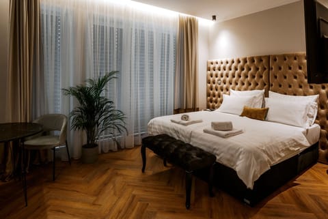 Deluxe Junior Suite with Balcony | Individually decorated, individually furnished, soundproofing