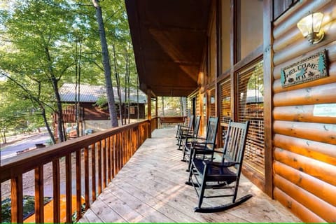 House, Multiple Beds (Playin Hookie) | Property grounds