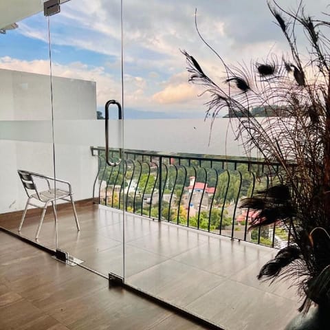 Deluxe Double Room, Balcony, Mountain View | Interior