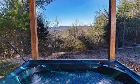 House, Multiple Beds (Square Bear) | Outdoor spa tub