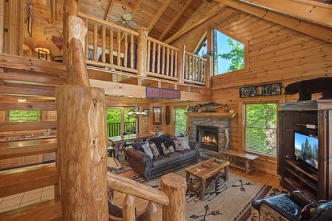 Cabin, Multiple Beds (Crazy Horse) | Living area