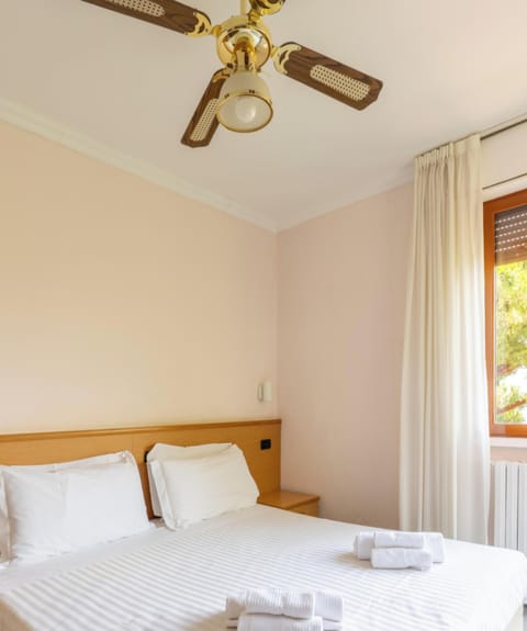 Standard Double Room | In-room safe, WiFi (free)