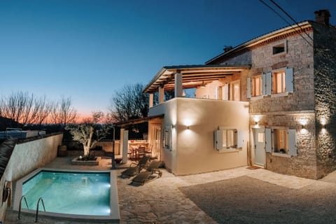 Standard Villa, 3 Bedrooms, 2 Bathrooms (Istrian Villa Beatrice near Pula) | Pool | Seasonal outdoor pool
