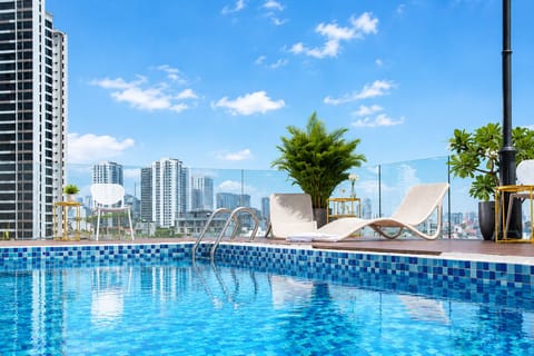 Rooftop pool