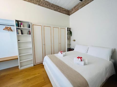 Deluxe Double Room, Balcony, City View | Soundproofing, iron/ironing board, WiFi (free)