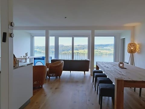 Luxury Apartment, Lake View | Interior