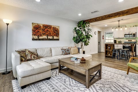 House (3 Bedrooms) | Front of property
