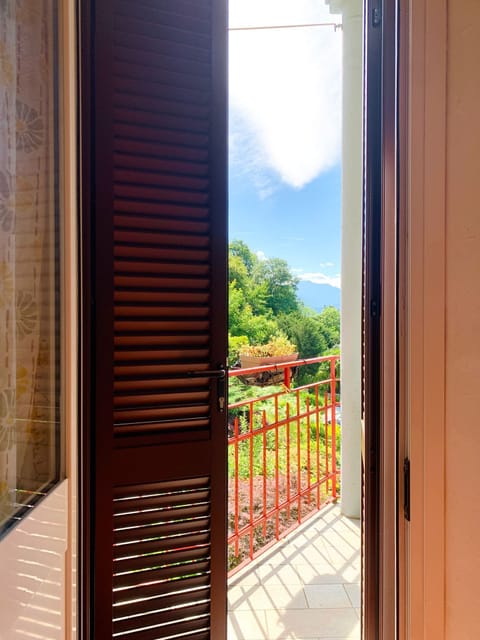 Apartment 6 Classic, Partial Lake View  | WiFi (free)