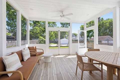 House, Multiple Beds, Garden View (Hillside Hyde Park Home) | View from room