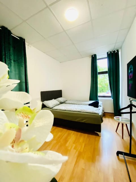 Basic Apartment | Iron/ironing board (on request)