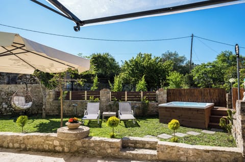 House, Hot Tub, Garden View | Outdoor spa tub