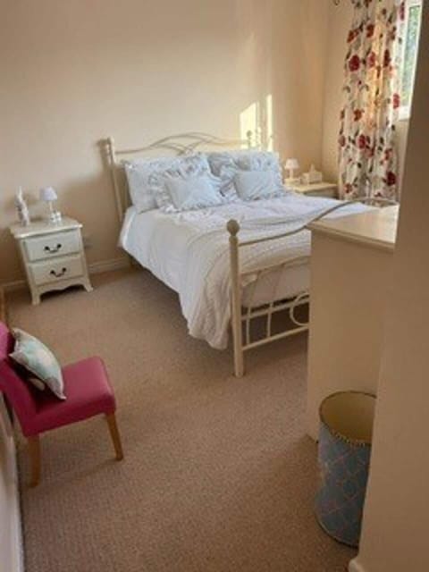 3 bedrooms, WiFi (free), bed sheets
