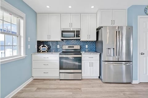 House, 3 Bedrooms | Private kitchen | Coffee/tea maker, fridge, oven, toaster
