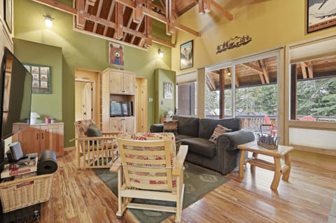 Cabin, 2 Bedrooms | Living area | Smart TV