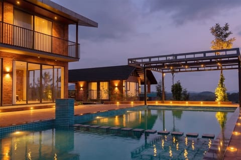 3 indoor pools, outdoor pool