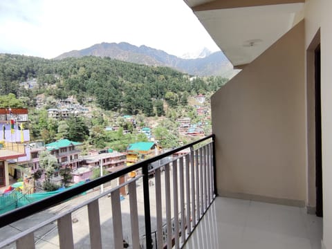 Deluxe Double Room, City View | Balcony